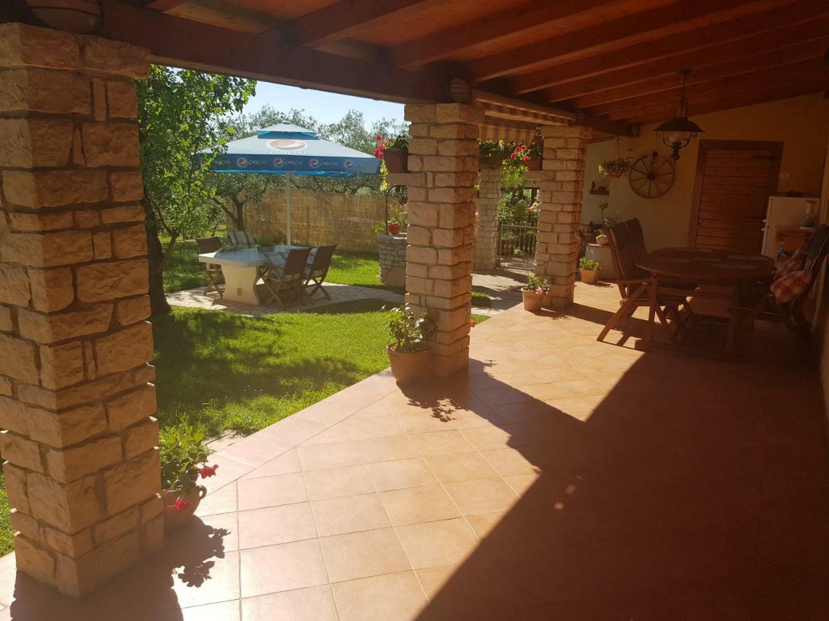 Вілла Casa Istria Бує Екстер'єр фото